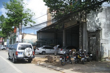 Đề nghị điều tra vụ xe biển xanh gây tai nạn, phóng viên bị hành hung    