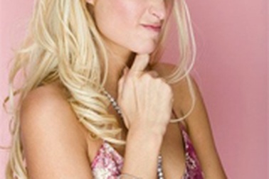 Paris Hilton: Làm từ thiện là việc cấp bách nhất hiện nay!