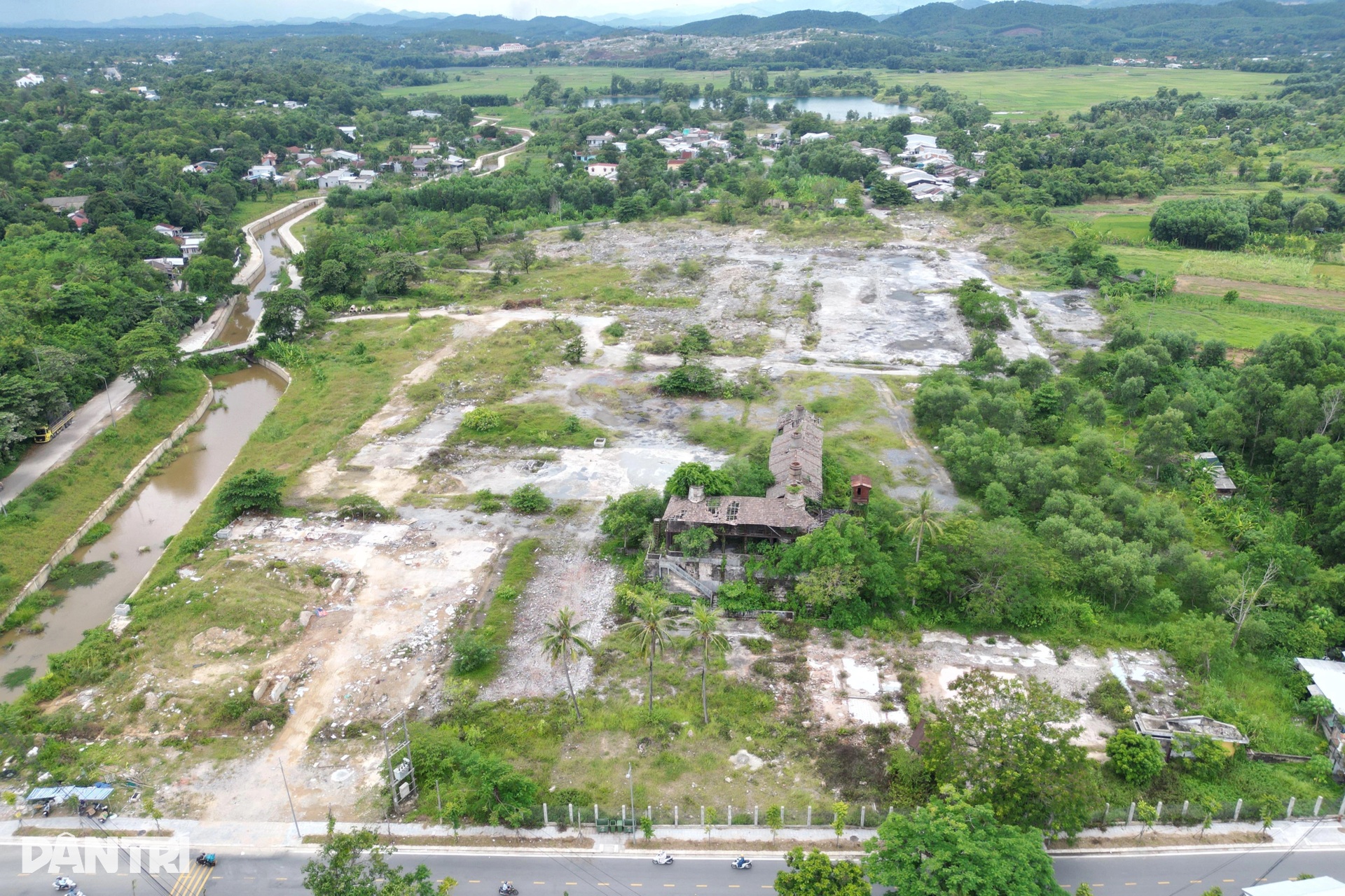 5 lò vôi gần 130 năm tuổi rệu rã, chực chờ sụp đổ - 1 5 lò vôi gần 130 năm tuổi rệu rã, chực chờ sụp đổ - 1