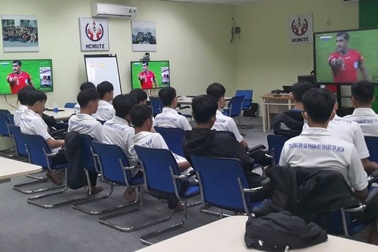 Các đội tham dự giải bóng đá Sinh viên SV-League được tập huấn luật