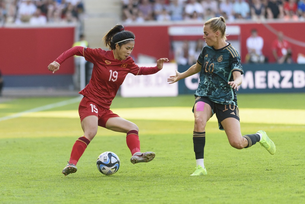 HLV Mai Đức Chung chốt danh sách tuyển nữ Việt Nam dự World Cup 2023 - 2 HLV Mai Đức Chung chốt danh sách tuyển nữ Việt Nam dự World Cup 2023 - 2