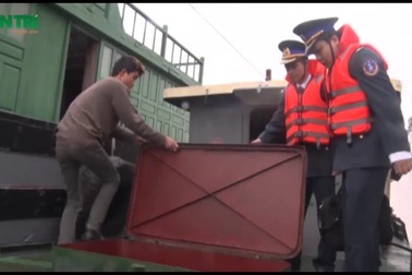 Bắt 20 nghìn lít dầu “lậu” trên biển