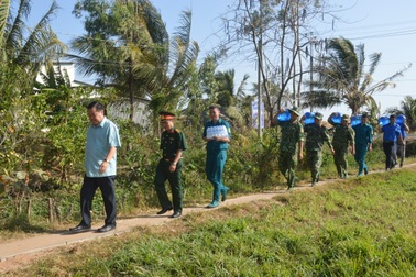 Cấp miễn phí hàng chục ngàn lít nước sạch cho dân vùng hạn, mặn