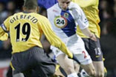 Cái chết giây cuối trận của Arsenal mệt mỏi