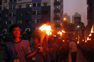 Rước đuốc kỷ niệm Ngày Học sinh - Sinh viên 9/1