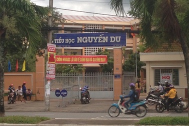 Phụ huynh bức xúc vì nhà trường “nhập nhèm” các khoản vận động xã hội hóa