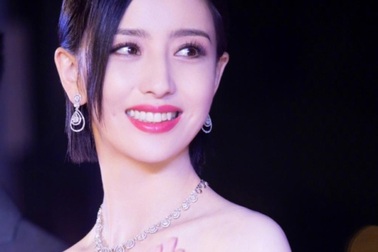 "Mỹ nhân Tân Cương" Đồng Lệ Á nói gì khi bị gán mác ngoại tình