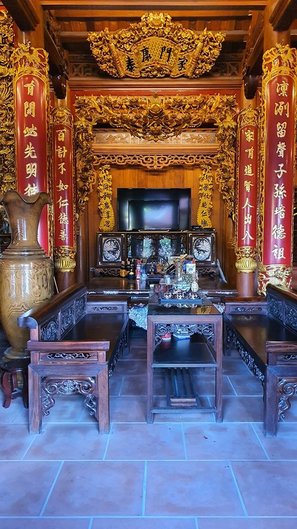 Ngắm nhà gỗ cổ Bắc Bộ với hồ cá Koi đẹp hiếm có ở ngoại thành Hà Nội - 6 Ngắm nhà gỗ cổ Bắc Bộ với hồ cá Koi đẹp hiếm có ở ngoại thành Hà Nội - 6