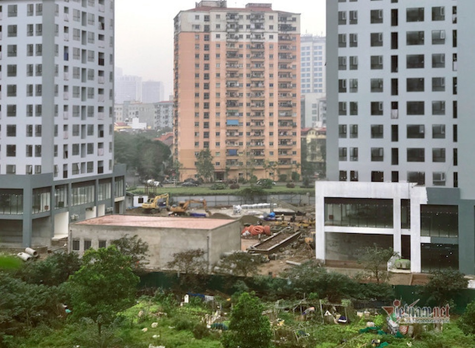 Đại công trường cao ốc nghìn tỷ kín khẩu trang, đo trán từ cửa - 2 Đại công trường cao ốc nghìn tỷ kín khẩu trang, đo trán từ cửa - 2