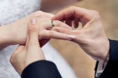 Lấy chồng giàu vẫn giật mình thon thót