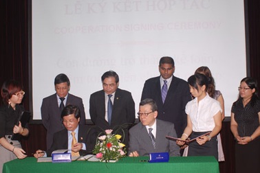 ĐH Hà Nội kết nối với ACCA đưa sinh viên đạt chuẩn quốc tế