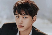 Nam thần tượng 22 tuổi điêu đứng vì bị bạn trai, bạn gái tố lăng nhăng