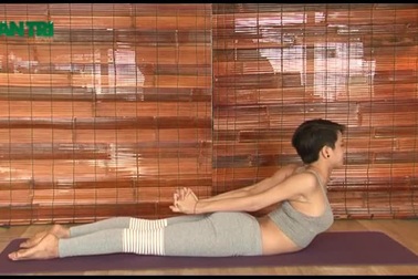 4 động tác Yoga lấy lại vóc dáng sau sinh