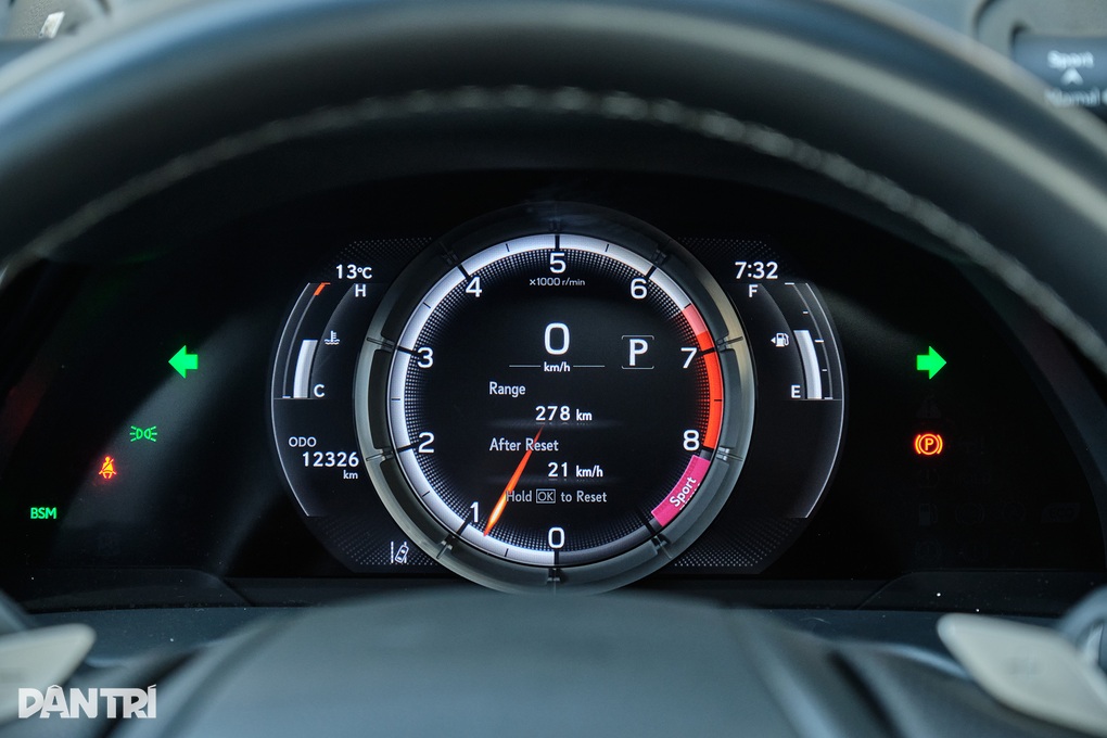 Trải nghiệm Lexus ES 250 F Sport: Lái hay hơn nhưng vẫn thiếu chút để đã - 14 Trải nghiệm Lexus ES 250 F Sport: Lái hay hơn nhưng vẫn thiếu chút để đã - 14