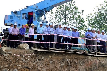 Tuyệt đối không để xảy ra sự cố trên công trường thi công cầu Ghềnh