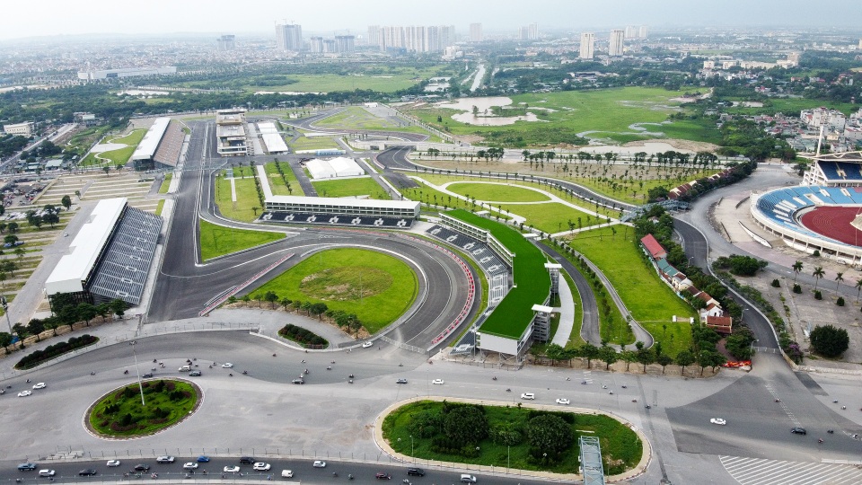 Hà Nội: Dùng vật liệu làm đường đua xe F1 để sửa chữa mặt cầu Thăng Long - 2 Hà Nội: Dùng vật liệu làm đường đua xe F1 để sửa chữa mặt cầu Thăng Long - 2