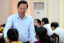 Gặp Chủ tịch TPHCM, công nhân than lương 11 triệu khó mua nhà ở xã hội