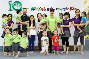 Con gái GS. Ngô Bảo Châu giao lưu tiếng Anh tại trường Mầm non IQ