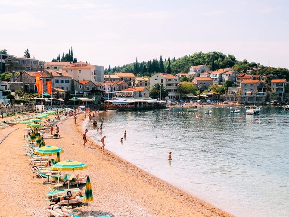 Giới siêu giàu chi hàng triệu USD đầu tư vào Montenegro giữa đại dịch - 3