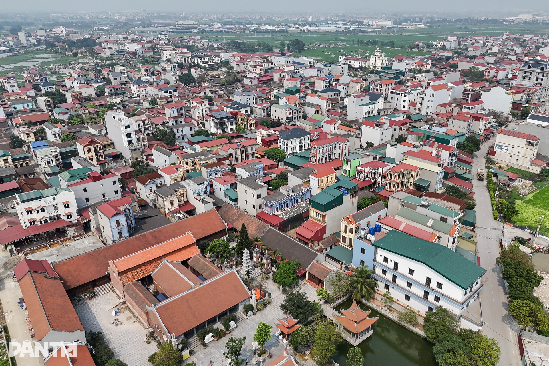 Làng tỷ phú nhờ mua của người chán, bán cho người cần, xuất sang châu Âu - 1 Làng tỷ phú nhờ mua của người chán, bán cho người cần, xuất sang châu Âu - 1