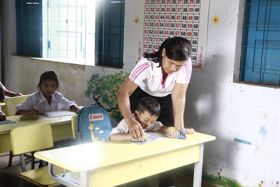 Đắk Lắk: Sẽ xét tuyển đặc cách giáo viên hợp đồng qua 2 vòng - 1 Đắk Lắk: Sẽ xét tuyển đặc cách giáo viên hợp đồng qua 2 vòng - 1
