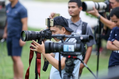 Những câu chuyện bi hài của phóng viên Việt Nam tác nghiệp trên đất Thái