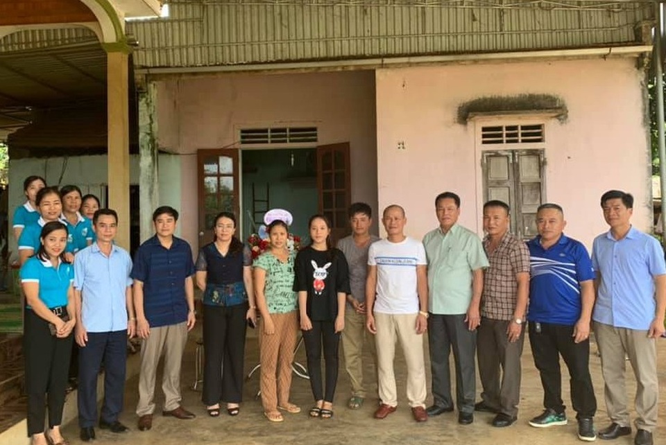 Nữ sinh nghèo dân tộc Thổ được tài trợ học phí 4 năm đại học - 3 Nữ sinh nghèo dân tộc Thổ được tài trợ học phí 4 năm đại học - 3