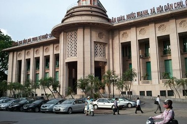 Ngân hàng Nhà nước nói gì về việc “khóc dở, mếu dở” vì đổi chứng minh thư?