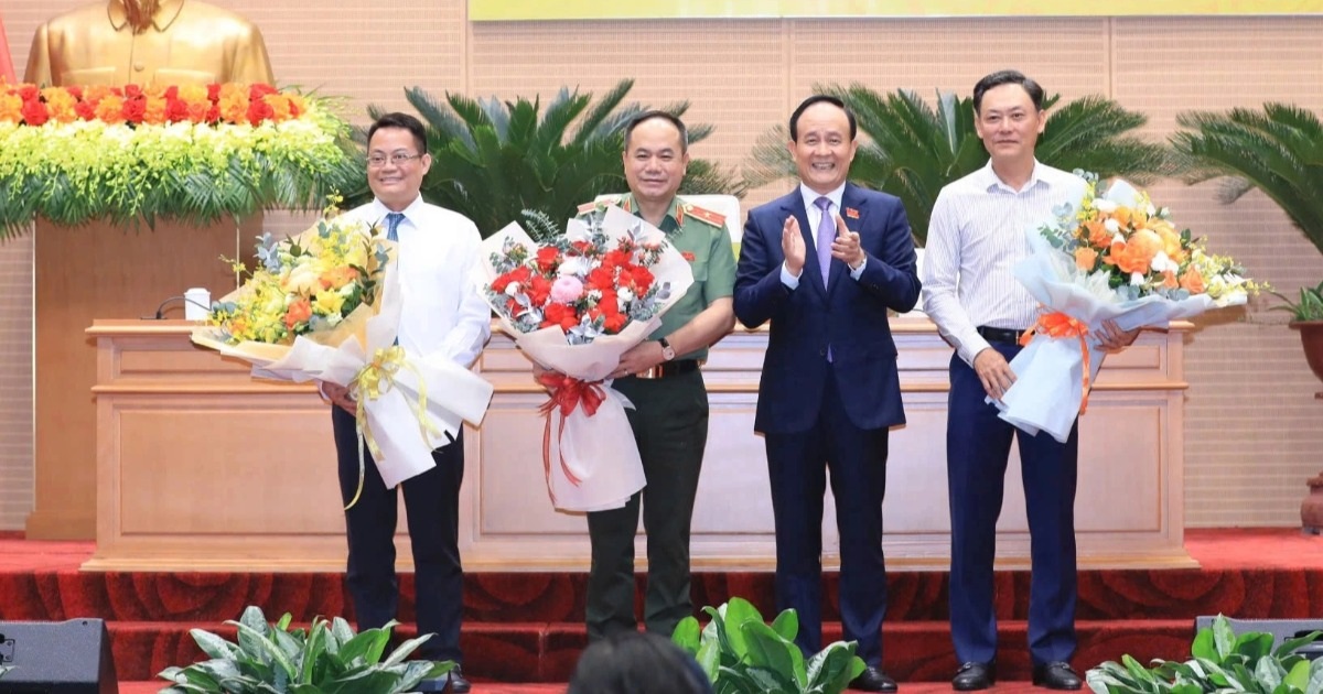 Giám đốc Công an Hà Nội làm Ủy viên UBND thành phố