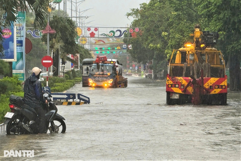 79 nhà dân ở Nghệ An bị tốc mái, mưa rất lớn ở Thanh Hóa - 2 79 nhà dân ở Nghệ An bị tốc mái, mưa rất lớn ở Thanh Hóa - 2