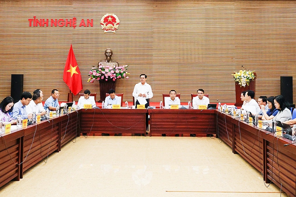 Yêu cầu giảm hội họp, không đọc lại báo cáo - 1