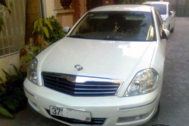 Phá đường dây chuyên bẻ gương xe "xịn" 