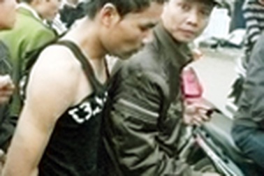 Giật dây chuyền, nhảy sông Tô Lịch không thoát