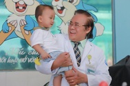 Nỗi day dứt của người từng vá hơn 10.000 nụ cười con trẻ