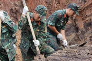 Tìm thấy thêm 25 bộ hài cốt liệt sĩ ở Công viên Lê Thị Riêng