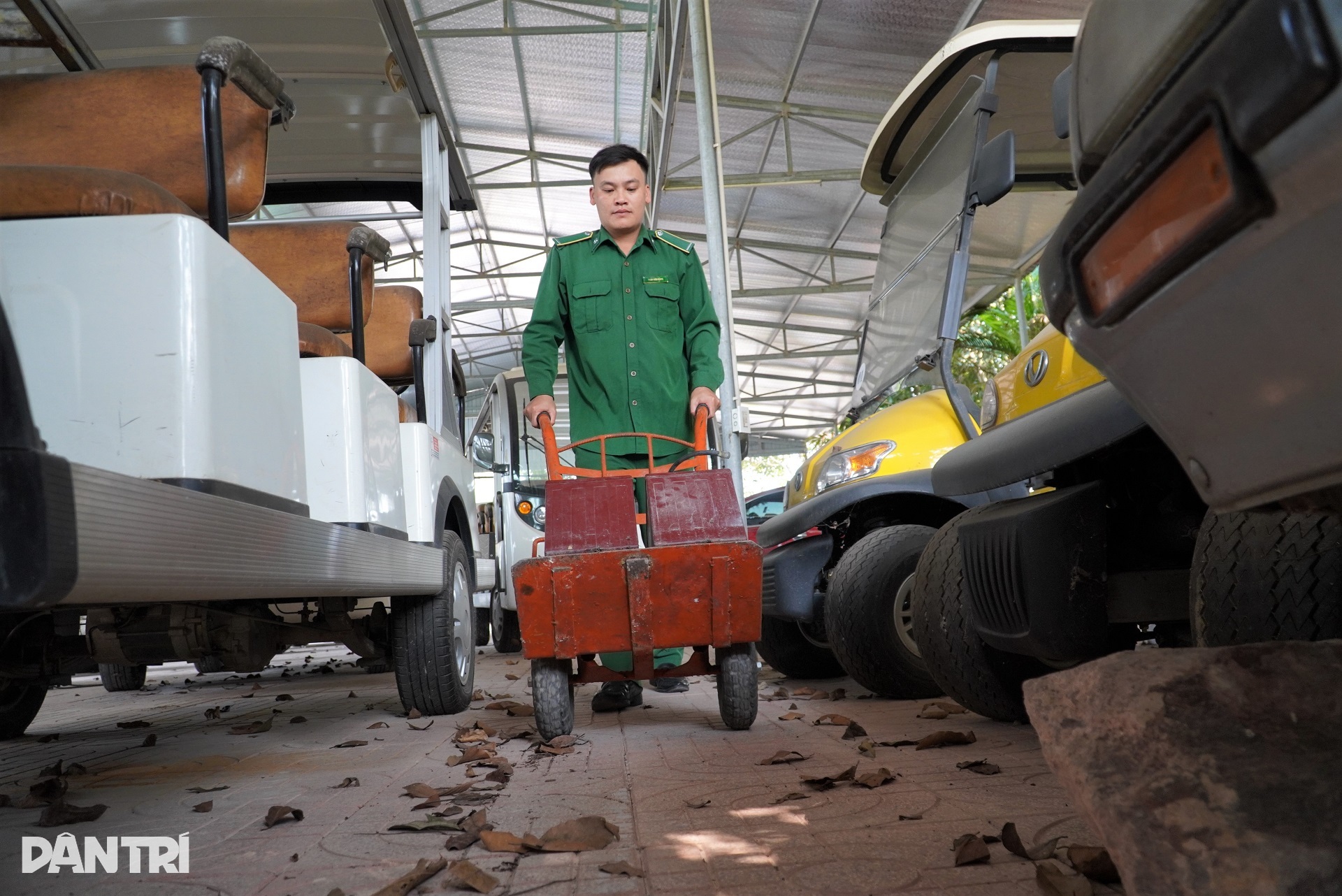 Dàn xe điện tiền tỷ nằm phủ bụi suốt 5 năm ở Khu di tích Ngã ba Đồng Lộc - 9