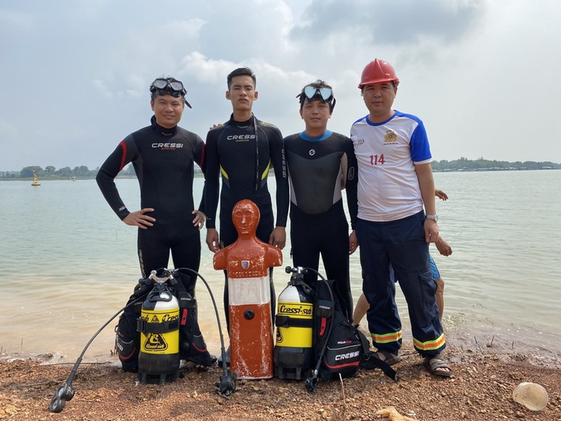 Đại úy công an cứu 4 người đuối nước được tặng Huân chương Dũng cảm - 1 Đại úy công an cứu 4 người đuối nước được tặng Huân chương Dũng cảm - 1