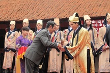 73 sinh viên xuất sắc nhận giải thưởng Loa Thành 2010