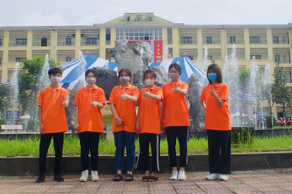 Trường nghề hỗ trợ hơn 1 tỷ đồng chia sẻ khó khăn với sinh viên mùa dịch - 2 Trường nghề hỗ trợ hơn 1 tỷ đồng chia sẻ khó khăn với sinh viên mùa dịch - 2