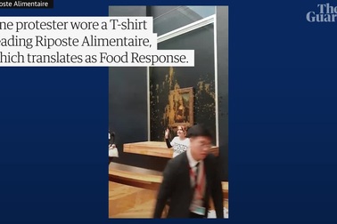 Siêu phẩm "Mona Lisa" bị hắt súp