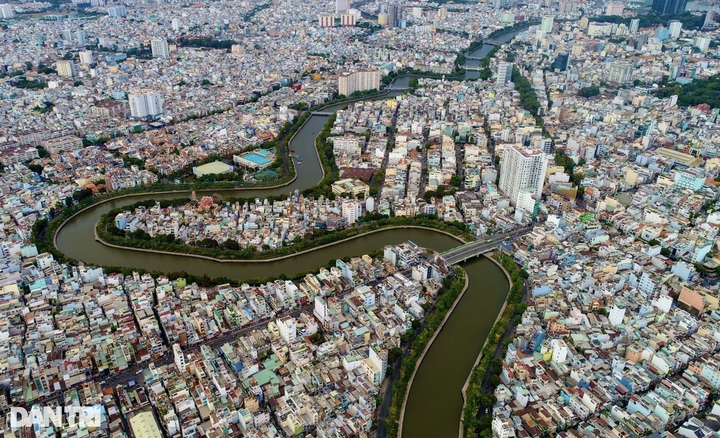 TPHCM rà soát quận, huyện có yếu tố đặc thù để đề xuất không sắp xếp - 1 TPHCM rà soát quận, huyện có yếu tố đặc thù để đề xuất không sắp xếp - 1