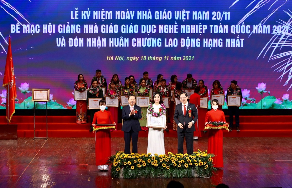 Tổng cục Giáo dục nghề nghiệp đón nhận Huân chương lao động hạng Nhất - 5 Tổng cục Giáo dục nghề nghiệp đón nhận Huân chương lao động hạng Nhất - 5