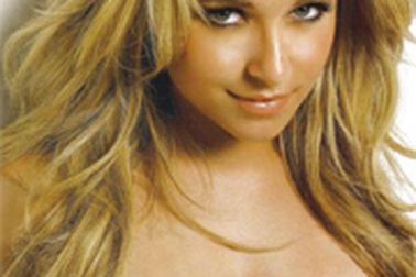 Hayden Panettiere tập làm “người lớn” trên FHM