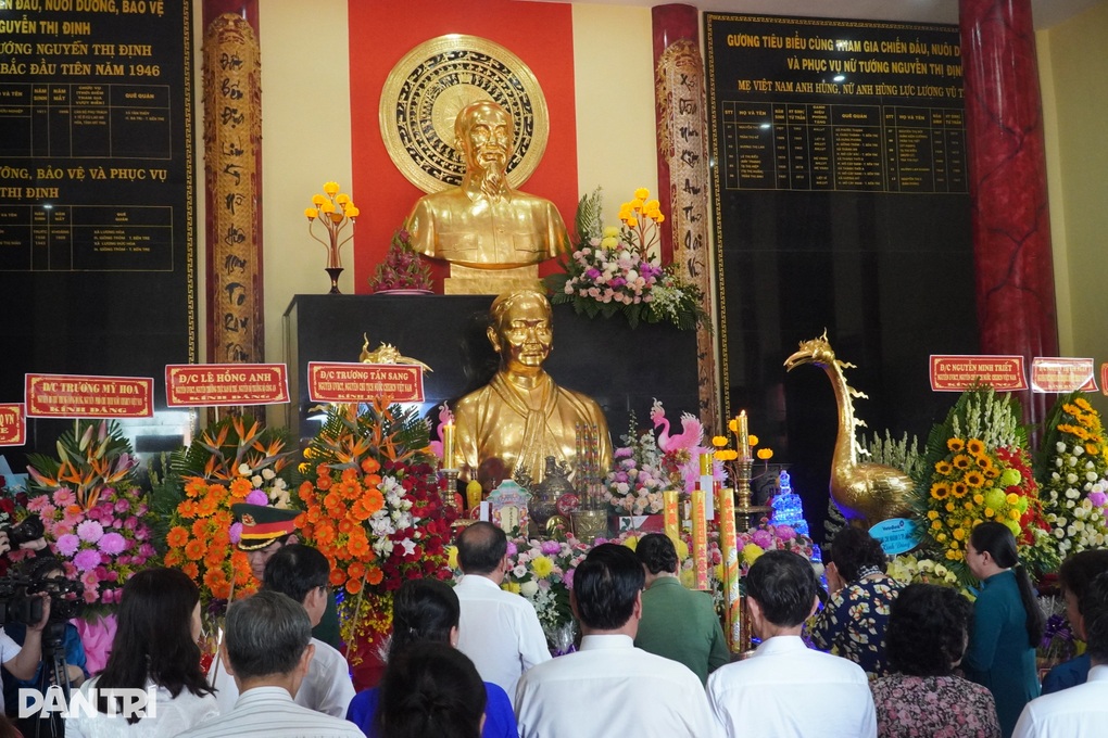 Khánh thành công trình tôn tạo khu lưu niệm nữ tướng của Đội quân tóc dài - 2 Khánh thành công trình tôn tạo khu lưu niệm nữ tướng của Đội quân tóc dài - 2