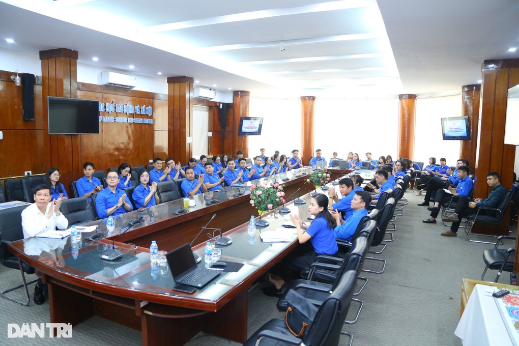 Tuổi trẻ Bộ LĐ-TBXH học cách ứng dụng trí tuệ nhân tạo trong công vụ - 3 Tuổi trẻ Bộ LĐ-TBXH học cách ứng dụng trí tuệ nhân tạo trong công vụ - 3