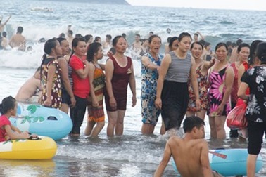 Đà Nẵng vẫn "nóng" chuyện bikini