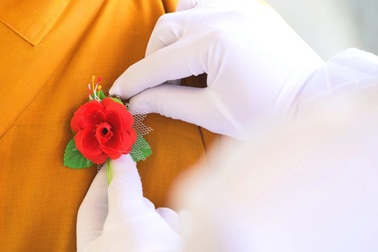 Nguồn gốc và ý nghĩa của nghi lễ "Bông hồng cài áo" trong lễ Vu Lan