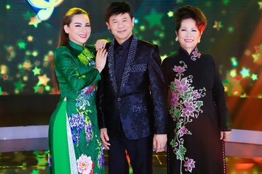 Vì sao Phi Nhung từng thề không nhìn mặt danh ca Phương Dung?