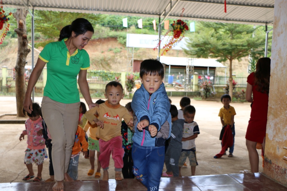 Không dám nhận học sinh vì thiếu giáo viên đứng lớp - 2 Không dám nhận học sinh vì thiếu giáo viên đứng lớp - 2