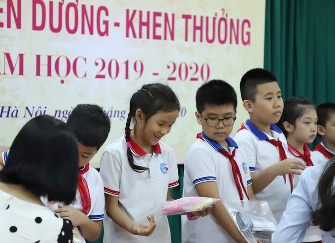 Bộ GD&ĐT ra quy định mới về khen thưởng, kỷ luật học sinh - Ảnh 1. Bộ GD&ĐT ra quy định mới về khen thưởng, kỷ luật học sinh - Ảnh 1.